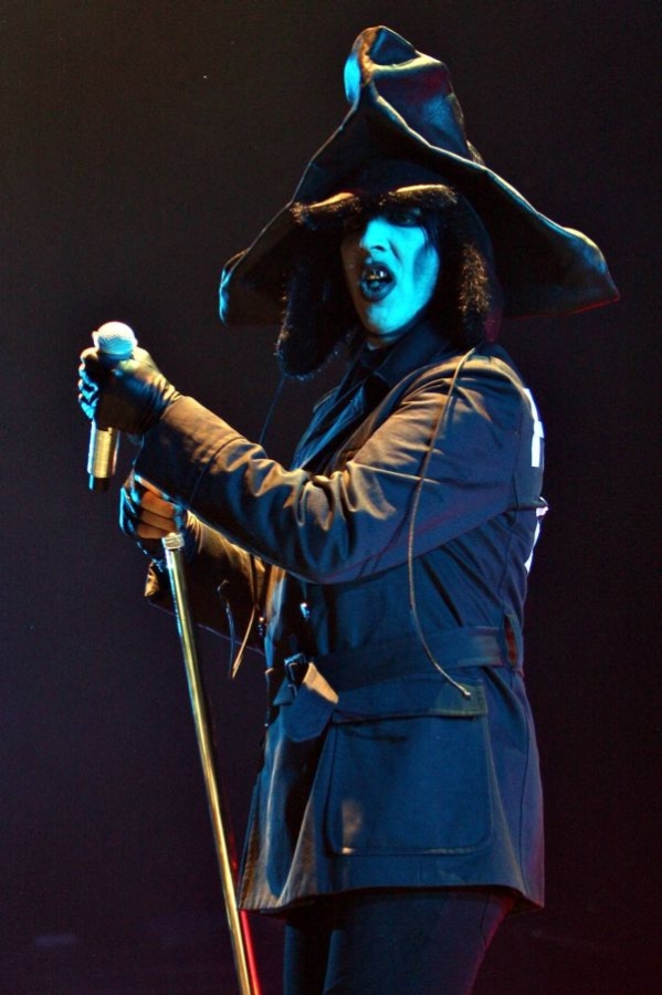 Marilyn Manson duetto con Avril Lavigne in "Bad Girl" [VIDEO] Velvet