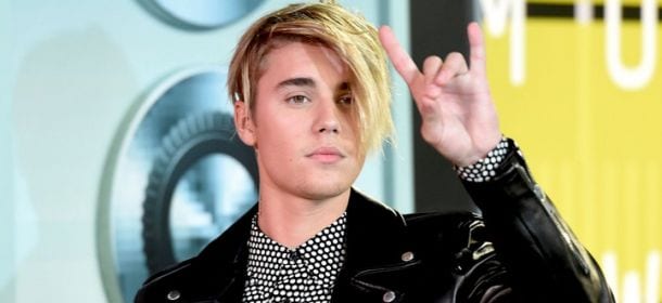 Justin Bieber, fino a 2000 dollari per un ingresso "vip" al concerto: fan delusi