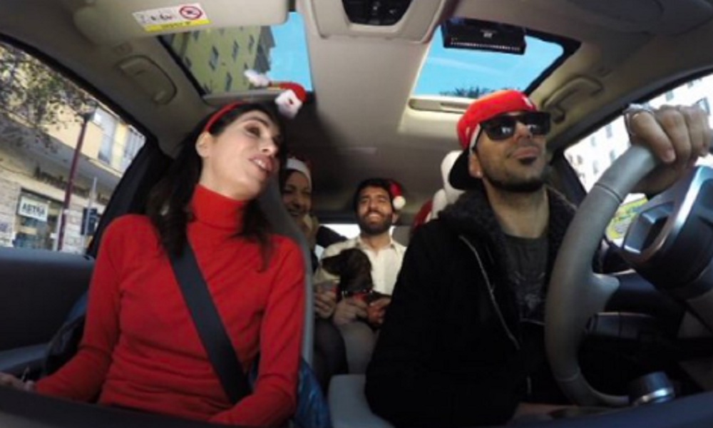 Giorgia e Emanuel Lo cantano in macchina per gli auguri di Buon Natale [VIDEO]