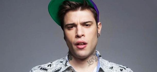 fedez_si_legge_schiavitù_