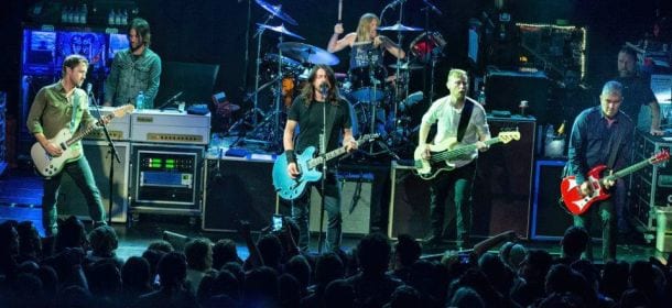 Foo Fighters, concerto a sorpresa: sul palco con Alice Cooper, Slash e Tenacious D