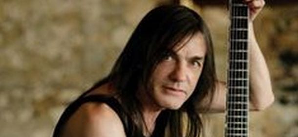 AC/DC, paura per Malcolm Young: "Cancro e cardiopatia lo hanno indebolito"