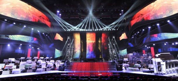 Il palco di Sanremo 2015 sarà un enorme fiore super-tecnologico. La scala? Invisibile...