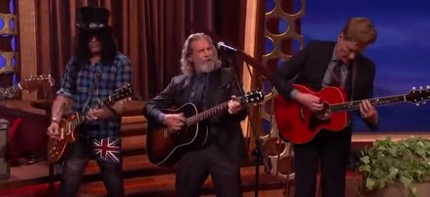 Il "Drugo" Jeff Bridges suona con Slash e pubblica un album che...fa dormire [VIDEO]