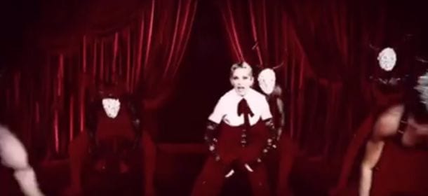 Madonna diventa torera per Living For Love [VIDEO UFFICIALE]