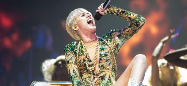 Miley Cyrus: a marzo un dvd con il meglio del tour mondiale [FOTO/VIDEO]