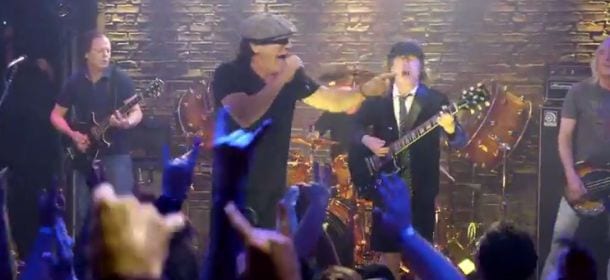 AC/DC, nel nuovo video "Rock the Blues Away" la stessa grinta degli esordi