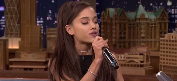 Ariana Grande e l'imitazione di Céline Dion che fa impazzire i fan [VIDEO]