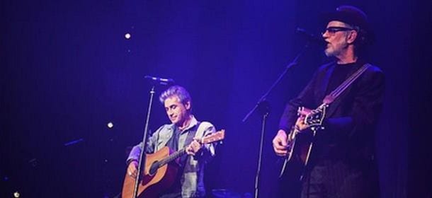 De Gregori e Ligabue insieme sul palco a Milano per il Vivavoce Tour [VIDEO]