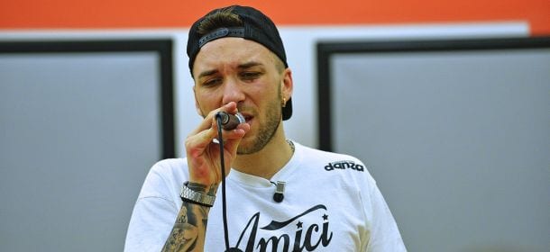 Amici 14, fan di Caparezza contro Briga. Arriva il duetto "riparatore" con Emma Marrone