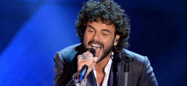 Francesco Renga, concerto-evento a Verona: sul palco Elisa, Amoroso e Mannoia [VIDEO]