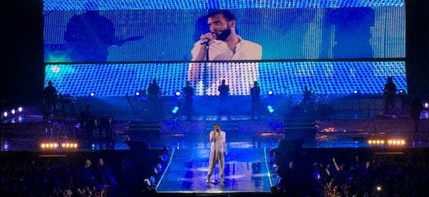 Marco Mengoni, fan in delirio a Mantova per la data zero del tour [FOTO/VIDEO]