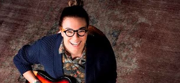 Maria Gadù torna in Italia per presentare il nuovo album "Guelã"