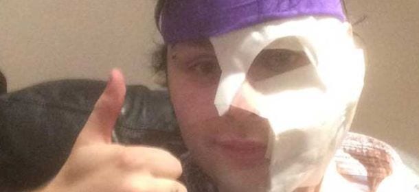 5 Seconds Of Summer, Michael Clifford ustionato al volto durante un concerto [VIDEO]