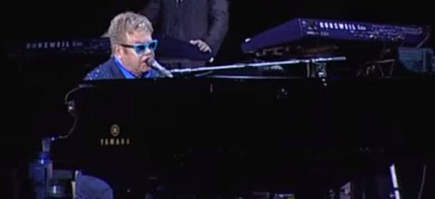 Elton John: al Lucca Summer Festival i suoi grandi classici prima del live a Roma