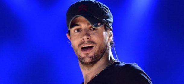 Enrique Iglesias arrestato: patente scaduta e oltraggio a pubblico ufficiale