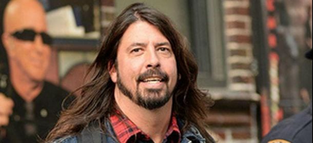 Rockin' 1000, in mille suonano 'Learn to fly' e convincono Dave Grohl: "Ci vediamo a Cesena"