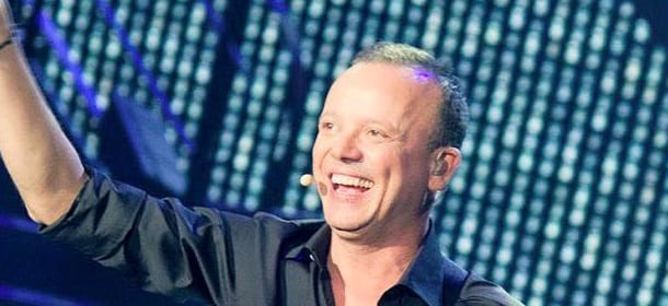 Gigi D'Alessio alla Reggia di Caserta: concerto benefico per donare un'ambulanza neonatale