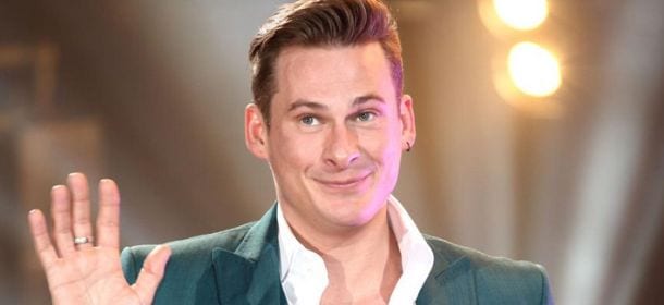 Blue, paura per Lee Ryan: rischia di perdere la voce, intervento d'urgenza alla gola