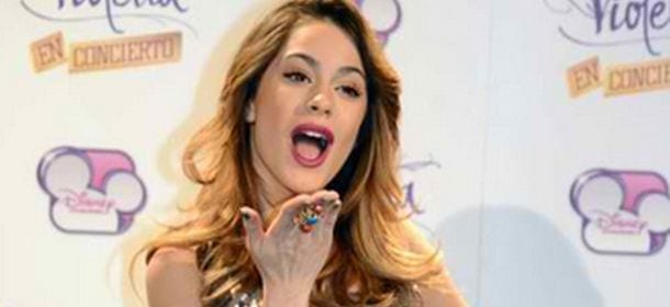 Martina Stoessel firma un contratto con la Hollywood Records