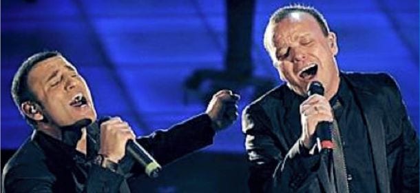 Gigi D'Alessio, concerto alla Reggia di Caserta: Gigi Finizio e Sal Da Vinci si uniscono al cast