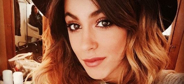 Martina Stoessel a Milano per un importante annuncio: "caccia all'autografo" davanti all'hotel?