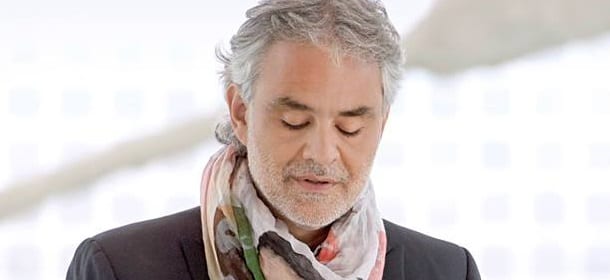 Mtv Ema 2015: Andrea Bocelli sul palco con Tori Kelly