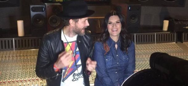 Laura Pausini, Jovanotti autore di una canzone per 'Simili': "Roba forte, da ballare" [VIDEO]