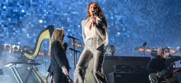 Florence and the Machine: il tour si conclude a Parigi sulle note dei Beatles [VIDEO]