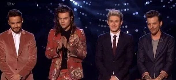 One Direction, a X Factor l'ultima performance insieme. Il loro saluto prima della pausa [VIDEO]