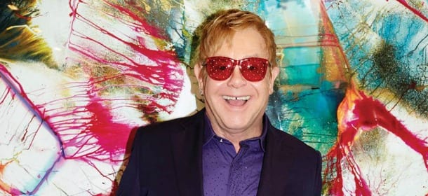 Elton John, Blue Wonderful: nel video la gioia dell'amore fa toccare il cielo con un dito