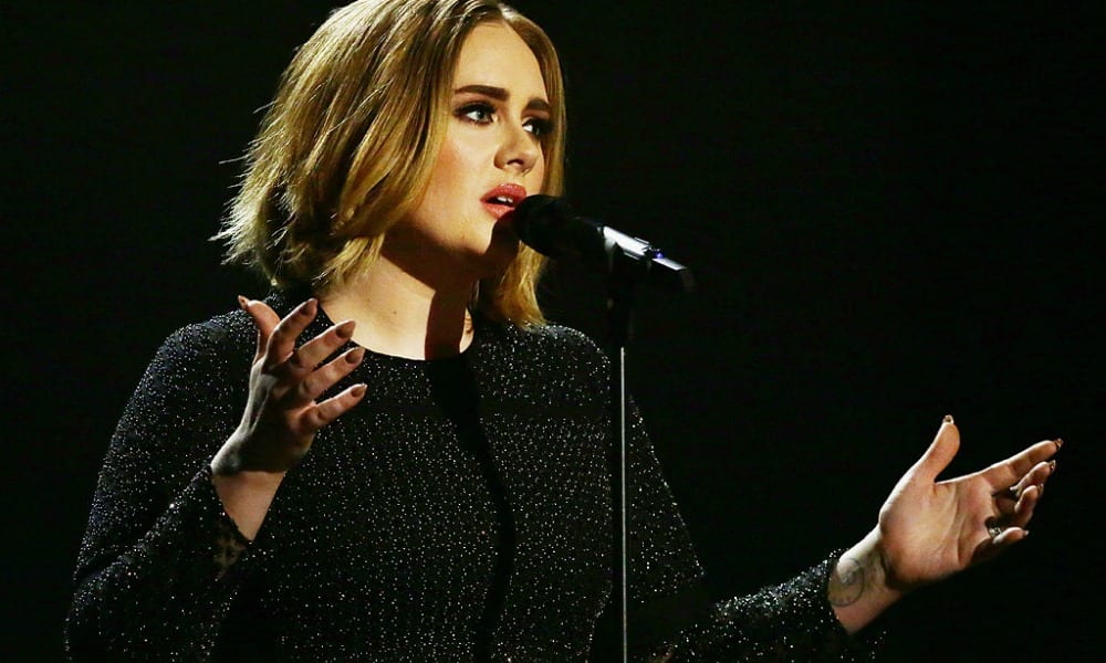 Adele, in arrivo un super contratto da 90 milioni di sterline da Sony Music