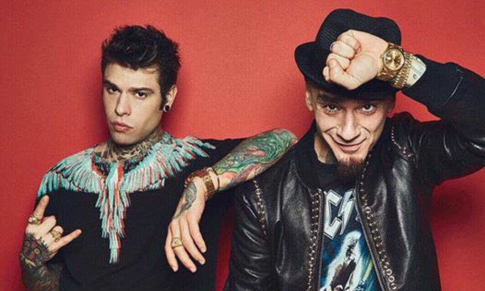 J-Ax e Fedez, tanti ospiti nel tour di "Comunisti col Rolex" [VIDEO]