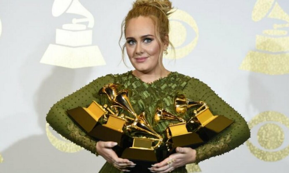 Grammy Awards 2017, Adele trionfa ma sbaglia il tributo a George Michael [VIDEO]