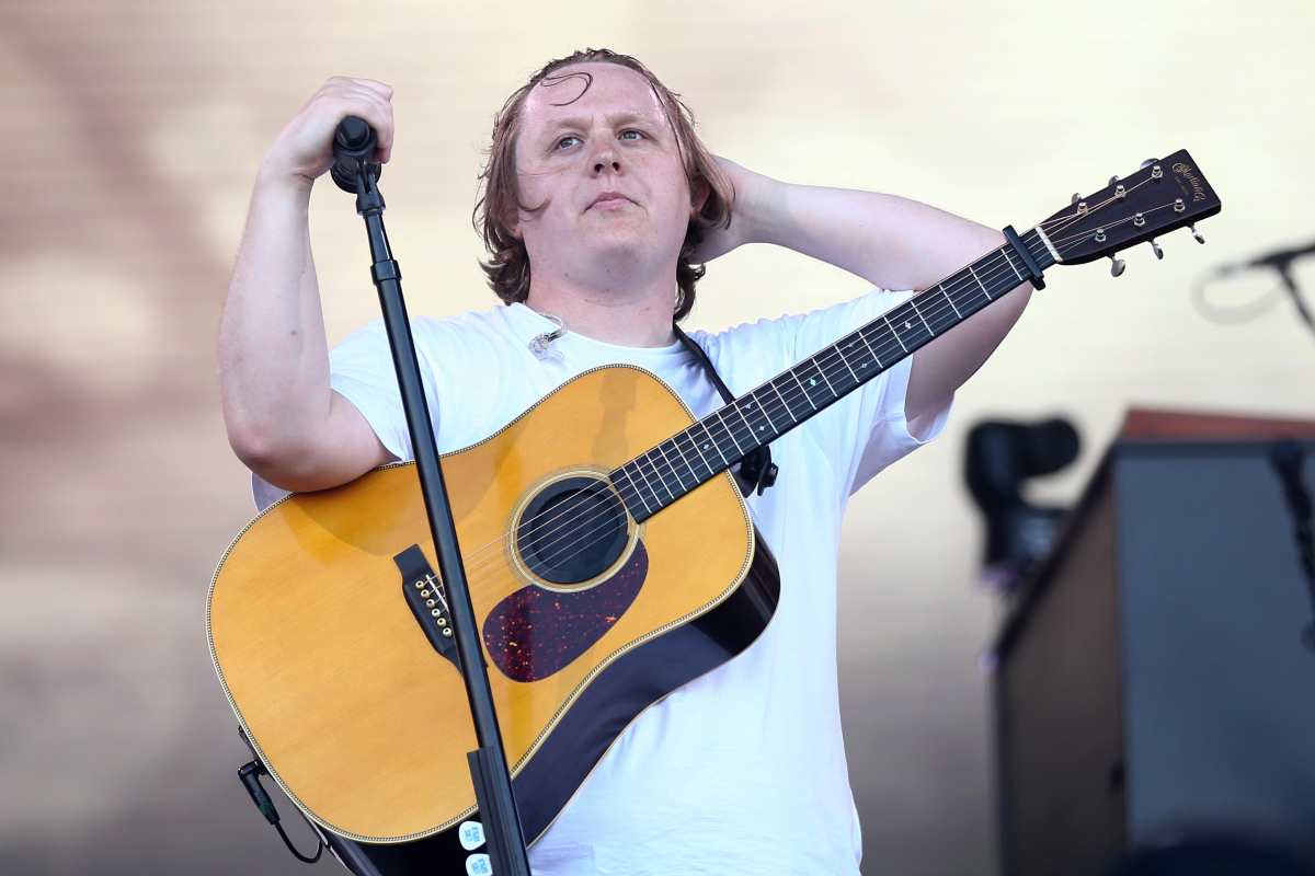 lewis capaldi annuncio tourette