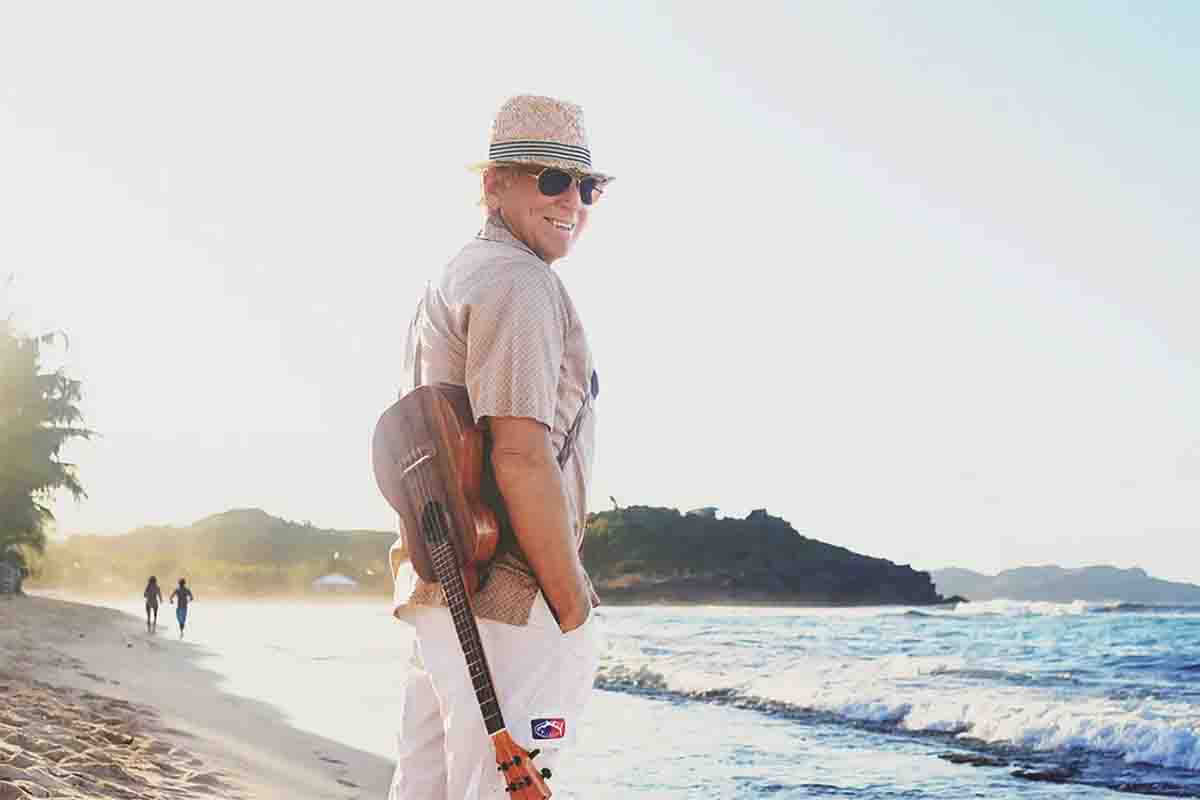 Una bella immagine di Jimmy Buffett sulle sue spiagge della Florida