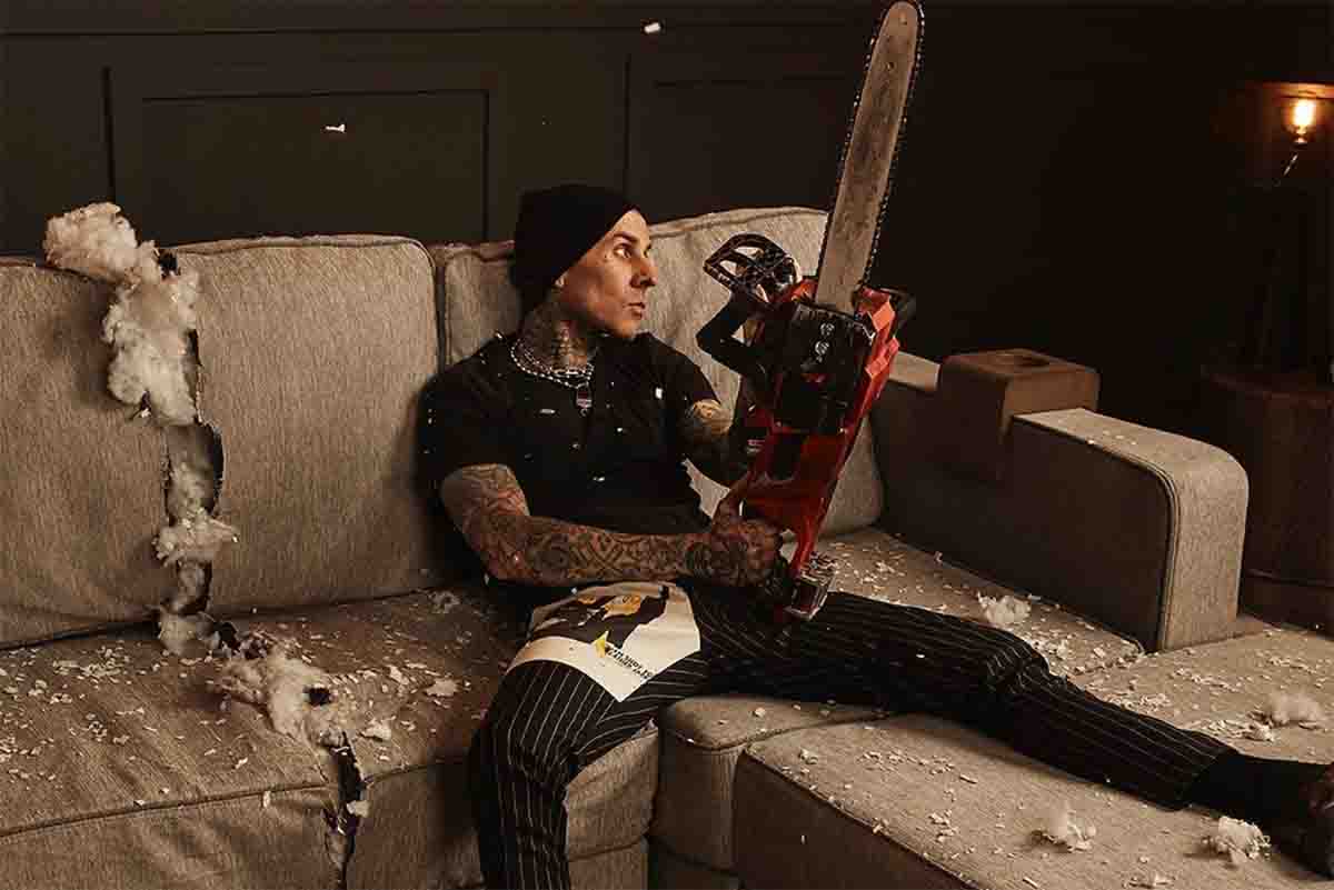 Una bizzarra immagine di Travis Barker