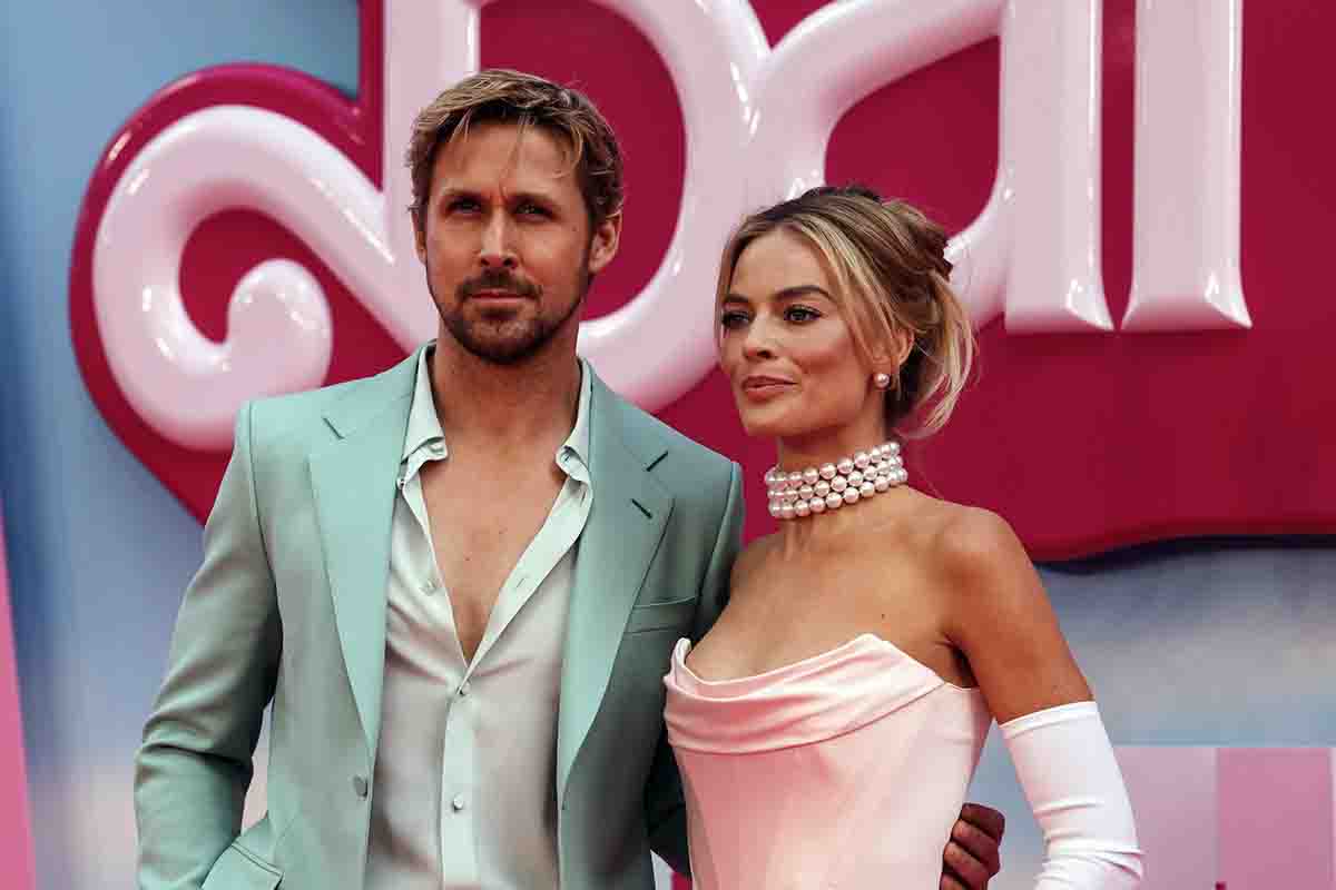 Ryan Gosling e Margot Robbie sul pink carpet di Barbie