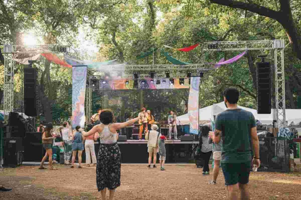 Elio e Le Storie Tese con il Trio Medusa: un concerto che unisce musica e impegno sociale